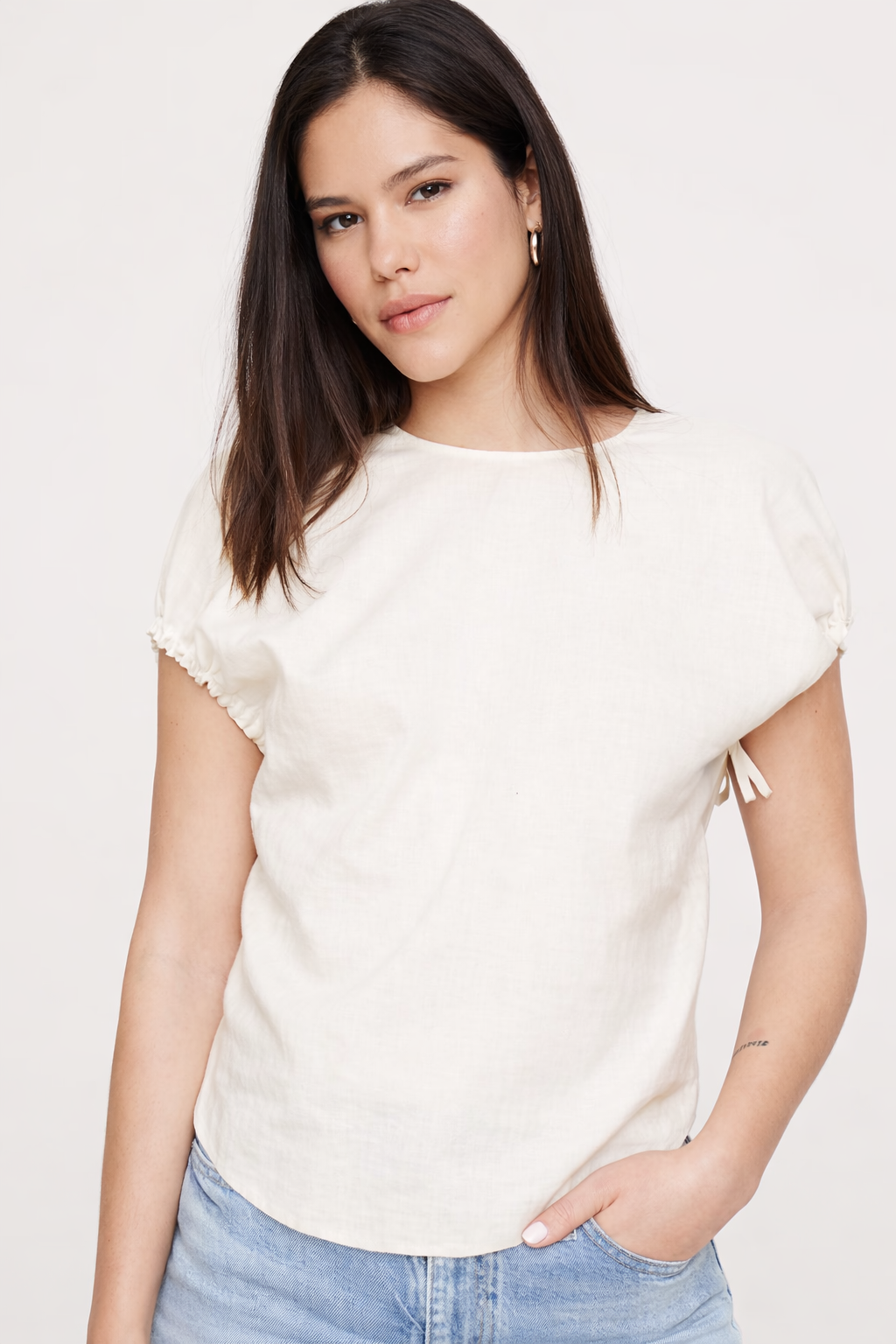 Blusa Crema de Lino con Mangas Fruncidas